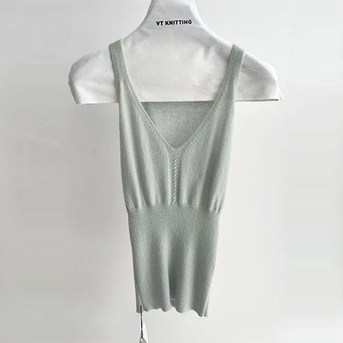 Gyönyörű designer felsők hölgyeknek