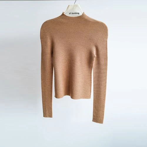 Cable Knit Crew nyakú női pulóver